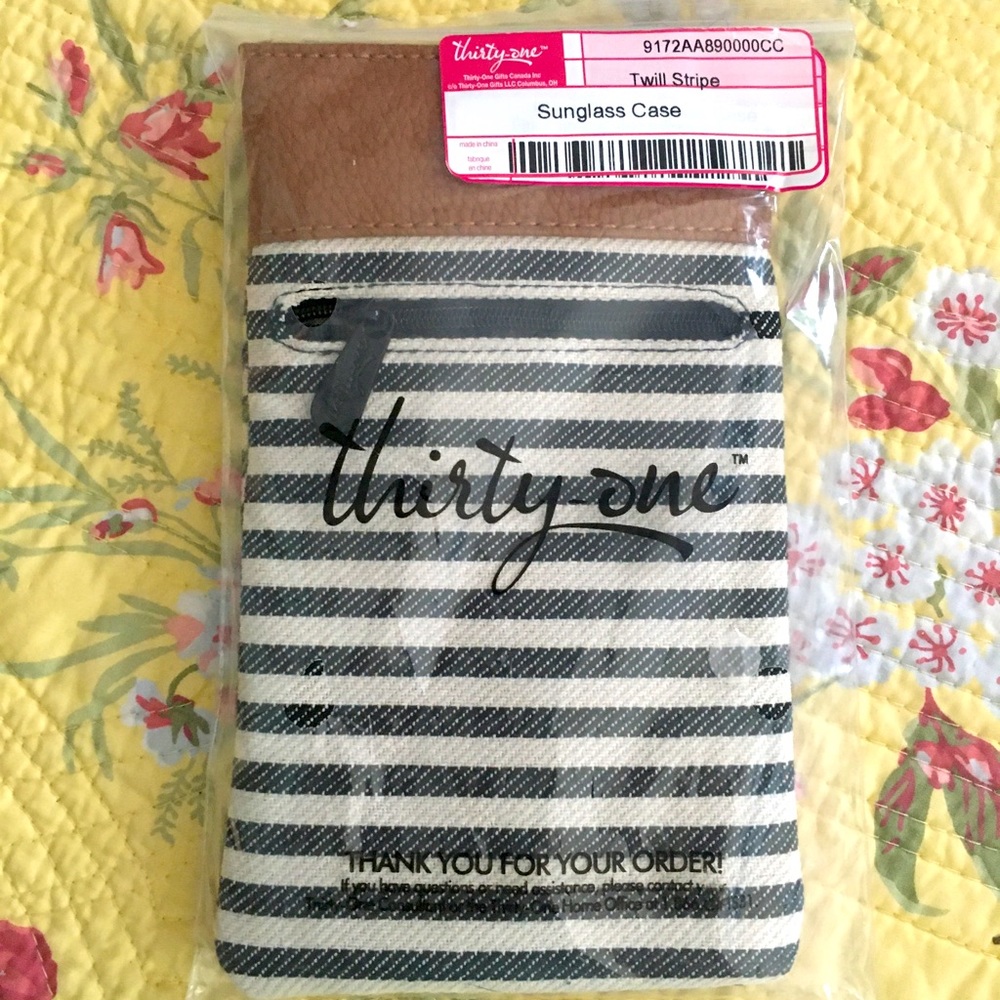 ThirtyOne Sunglasses Case NIP - Picture 2 of 5